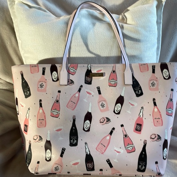 kate spade Handbags - Kate Spade Pop Fizz Champagne Print Tote